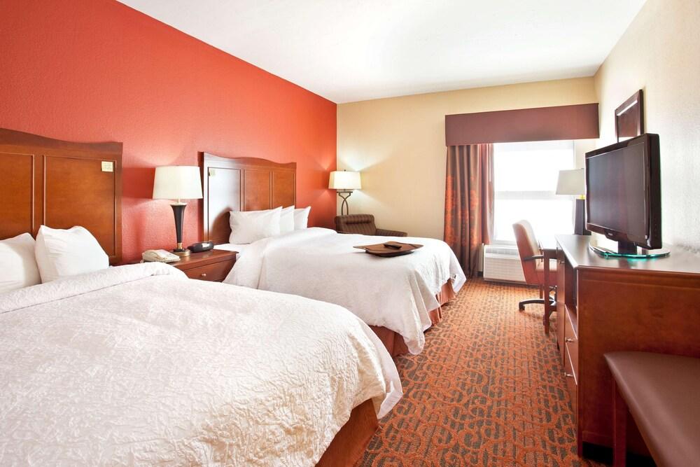 Hampton Inn & Suites El Paso-Airport Exterior photo