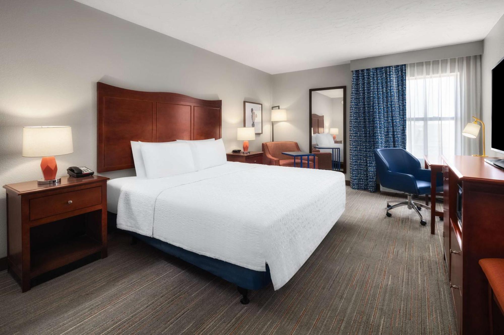 Hampton Inn & Suites El Paso-Airport Exterior photo